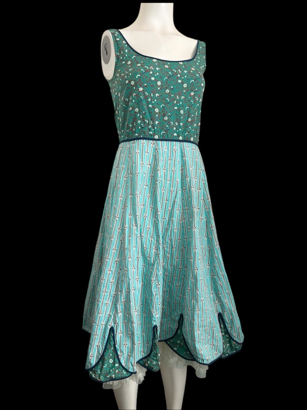 Vintage Anthropologie Snak Retro 50’s Mixed Floral Scalloped Dress w Petticoat 2